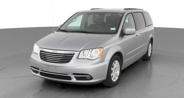 2016 Chrysler Town & Country Touring -
                Hebron, OH