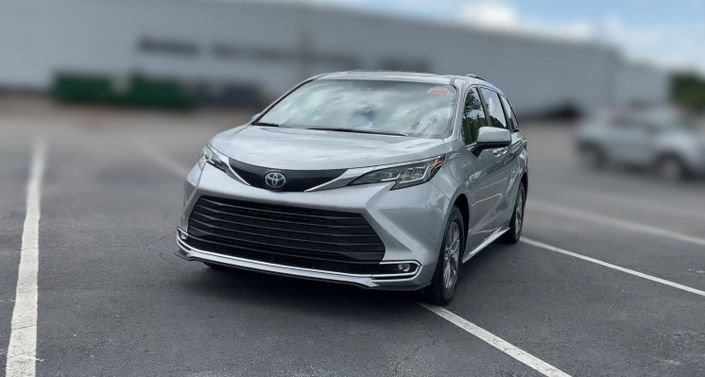 2023 Toyota Sienna XLE -
                Union City, GA