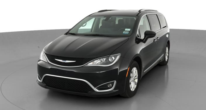 2018 Chrysler Pacifica Touring L -
                Framingham, MA