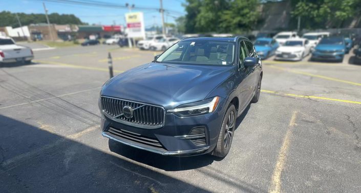 2023 Volvo XC60 B5 Plus -
                Yaphank, NY