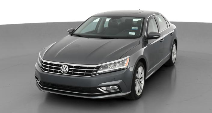 2017 Volkswagen Passat SE -
                Lorain, OH