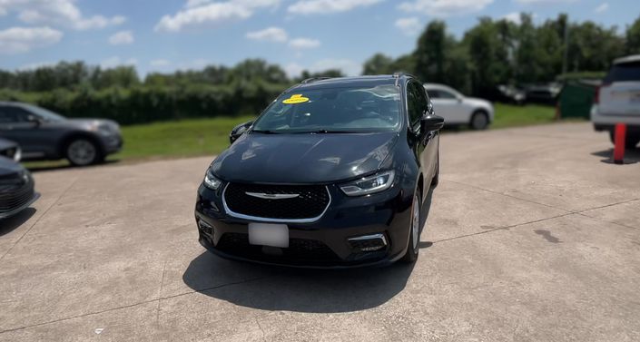 2022 Chrysler Pacifica Touring L -
                Houston, TX