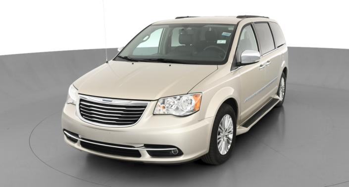 2015 Chrysler Town & Country Touring -
                Framingham, MA