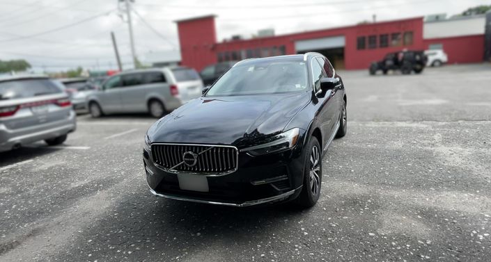 2023 Volvo XC60 B5 Plus -
                Yaphank, NY