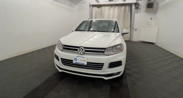 2014 Volkswagen Touareg R-Line -
                Framingham, MA