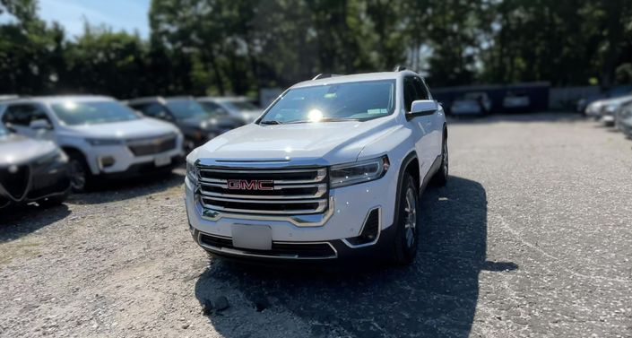 2023 GMC Acadia SLT -
                Yaphank, NY