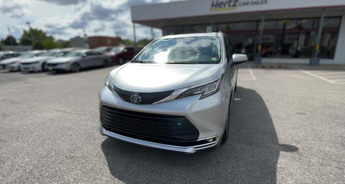 2023 Toyota Sienna XLE -
                Springfield, VA