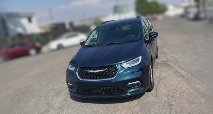 2022 Chrysler Pacifica Touring L -
                San Diego, CA