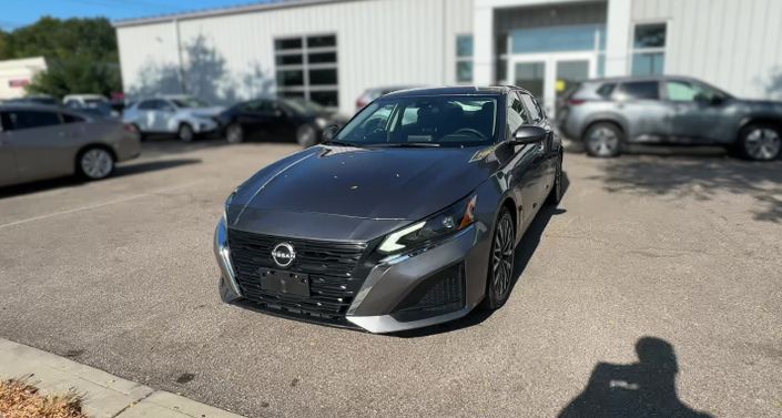 2023 Nissan Altima SV -
                Trenton, OH