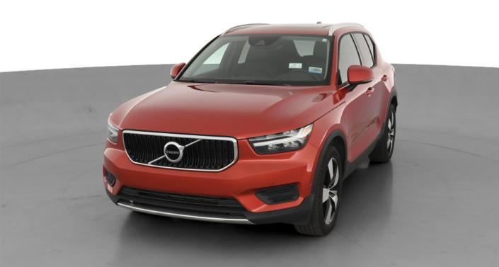 2019 Volvo XC40 T5 Momentum Hero Image