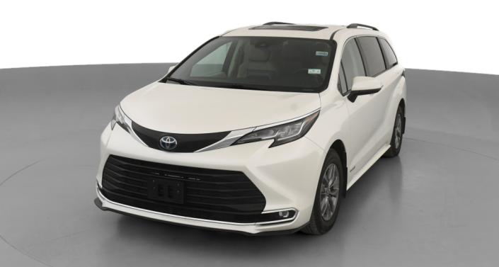 2021 Toyota Sienna XLE -
                Riverside, CA