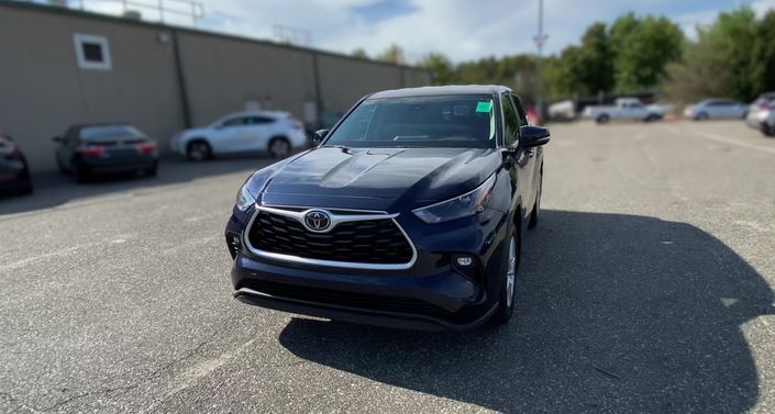 2023 Toyota Highlander LE -
                Yaphank, NY