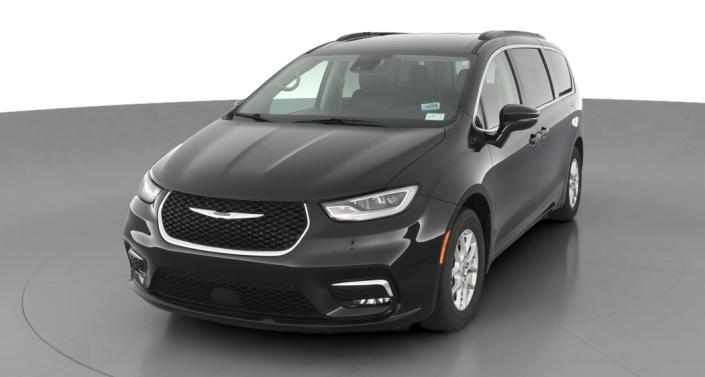 2022 Chrysler Pacifica Touring L Hero Image