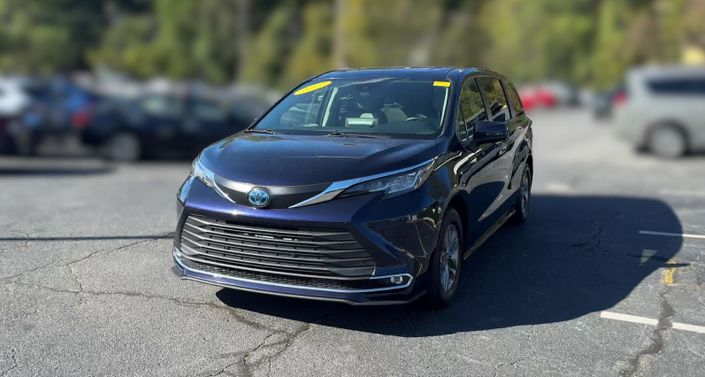 2022 Toyota Sienna XLE -
                Greensboro, NC