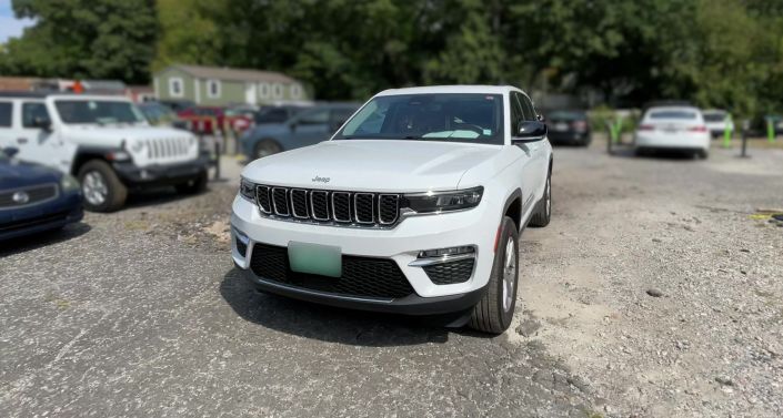 2022 Jeep Grand Cherokee Limited Edition -
                Yaphank, NY