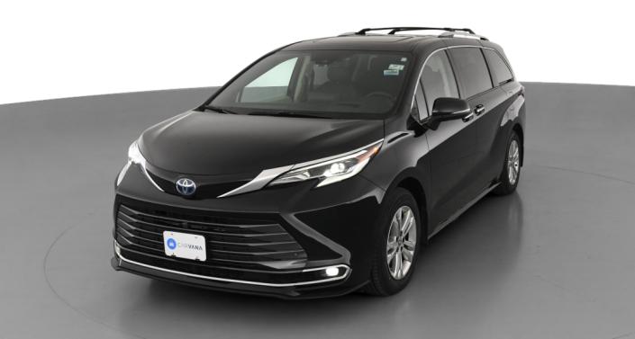 2022 Toyota Sienna Platinum -
                Lorain, OH