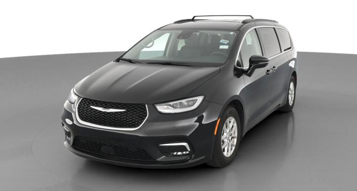 2022 Chrysler Pacifica Touring L Hero Image