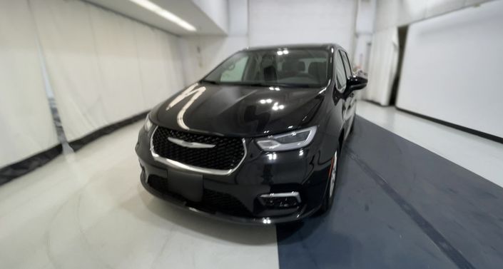 2023 Chrysler Pacifica Touring L -
                Denver, CO