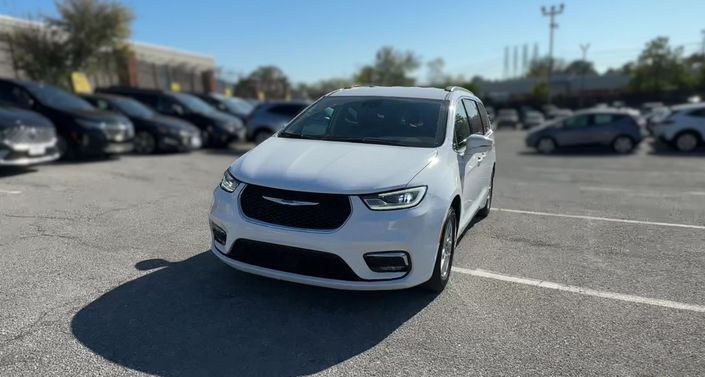 2022 Chrysler Pacifica Touring L -
                Baltimore, MD