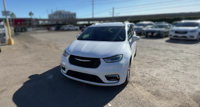 2022 Chrysler Pacifica Touring L -
                San Diego, CA