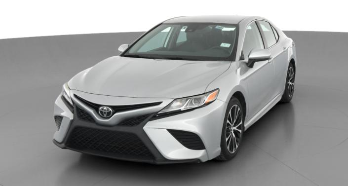 2019 Toyota Camry SE Hero Image