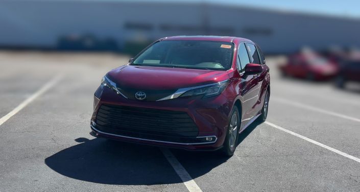 2022 Toyota Sienna XLE -
                Auburn, GA