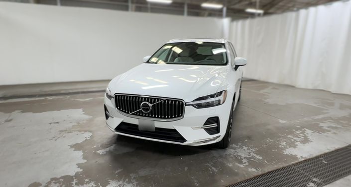 2023 Volvo XC60 B5 Plus Hero Image