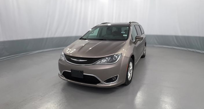 2017 Chrysler Pacifica Touring L -
                Akron, NY