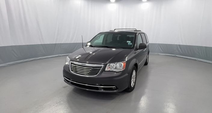 2016 Chrysler Town & Country Touring -
                Akron, NY