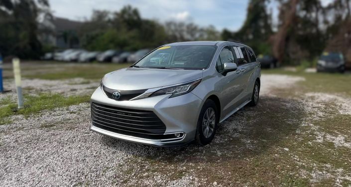 2023 Toyota Sienna XLE -
                Haines City, FL