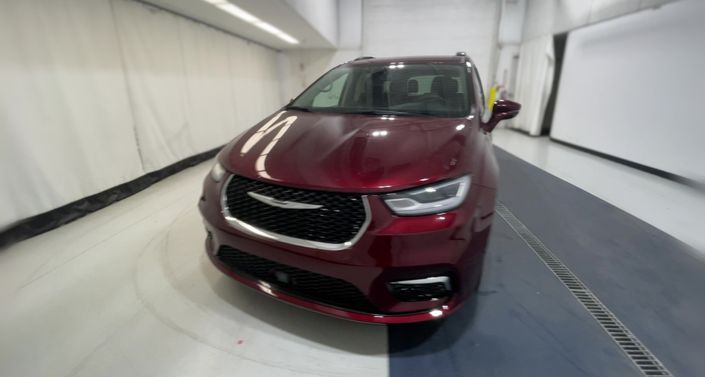 2022 Chrysler Pacifica Touring L -
                Denver, CO