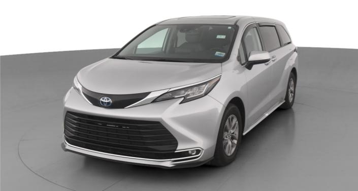 2022 Toyota Sienna XLE -
                Indianapolis, IN