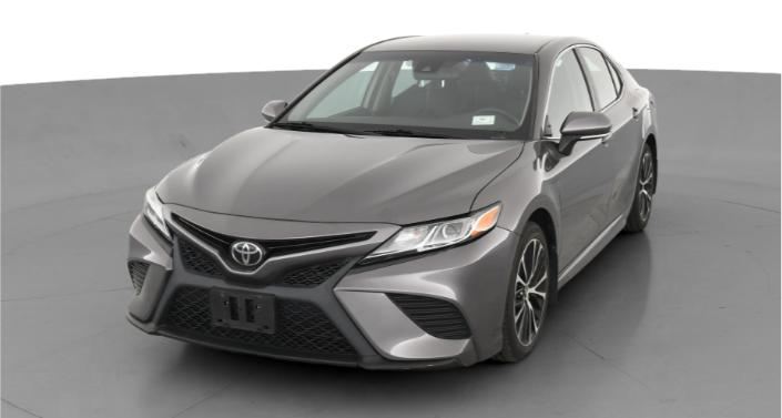 2019 Toyota Camry SE Hero Image