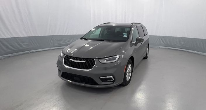 2022 Chrysler Pacifica Touring L -
                Akron, NY