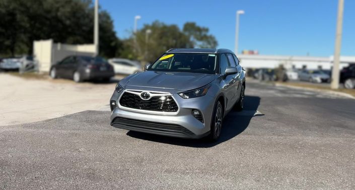 2023 Toyota Highlander XLE -
                Haines City, FL