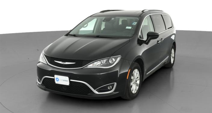 2018 Chrysler Pacifica  -
                Lorain, OH