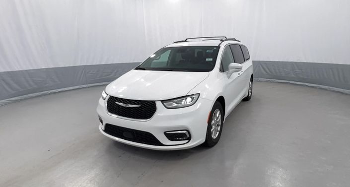 2022 Chrysler Pacifica Touring L -
                Akron, NY