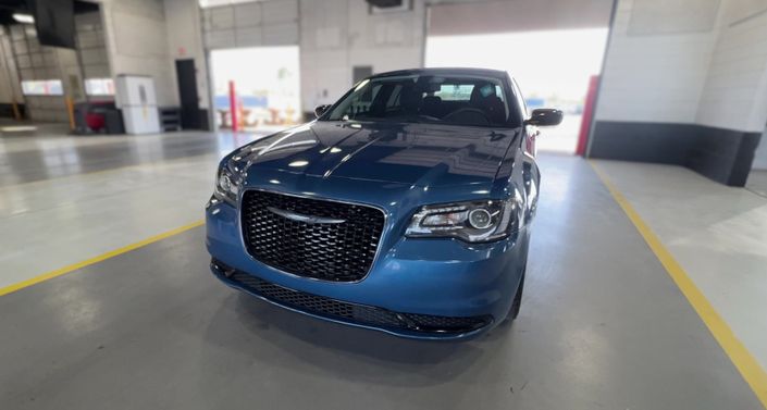 2022 Chrysler 300 Touring -
                Tolleson, AZ