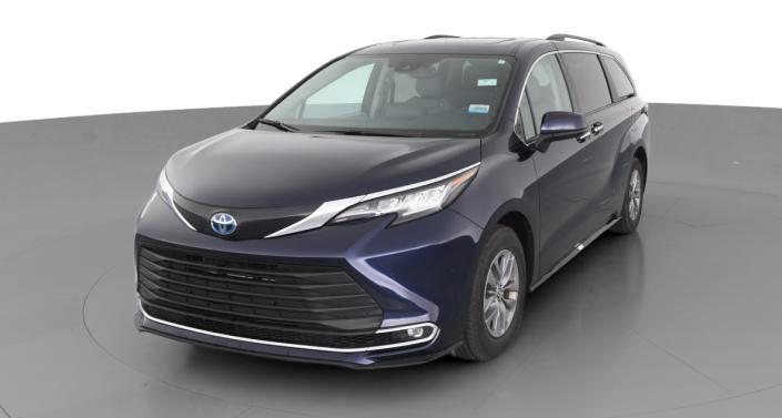 2023 Toyota Sienna XLE -
                Auburn, GA