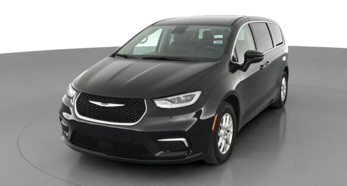 2023 Chrysler Pacifica Touring L -
                Lorain, OH