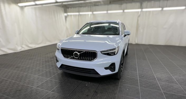 2024 Volvo XC40 B5 Ultimate -
                Trenton, OH