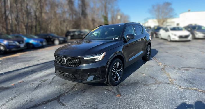 2024 Volvo XC40 B5 Core -
                Greensboro, NC