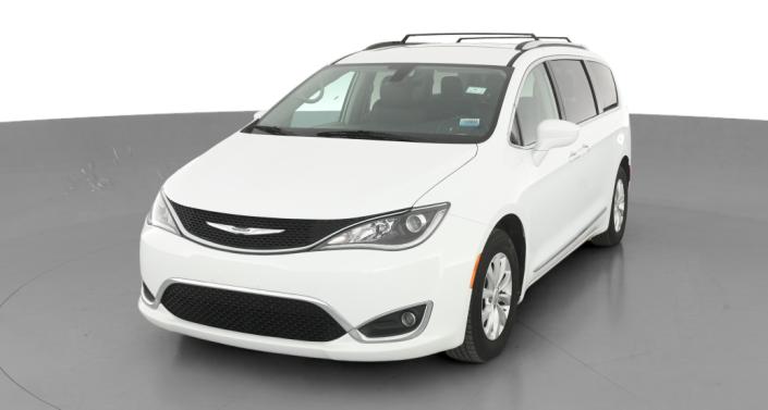 2018 Chrysler Pacifica Touring L -
                Lorain, OH