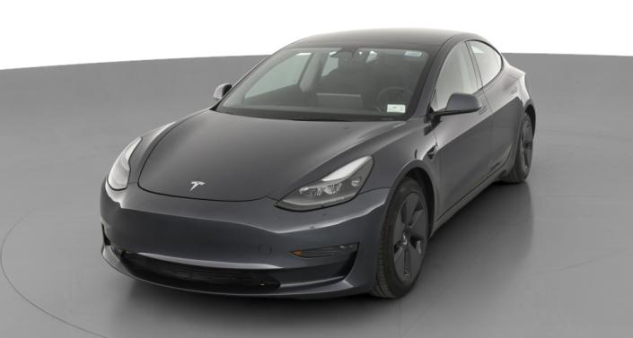 Model 3 gray top
