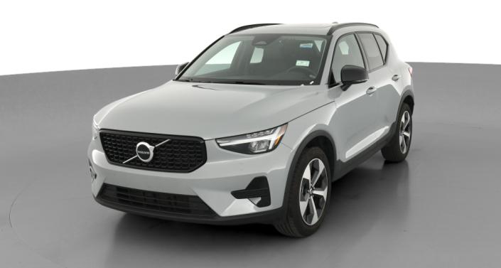 2024 Volvo XC40 B5 Core -
                Trenton, OH