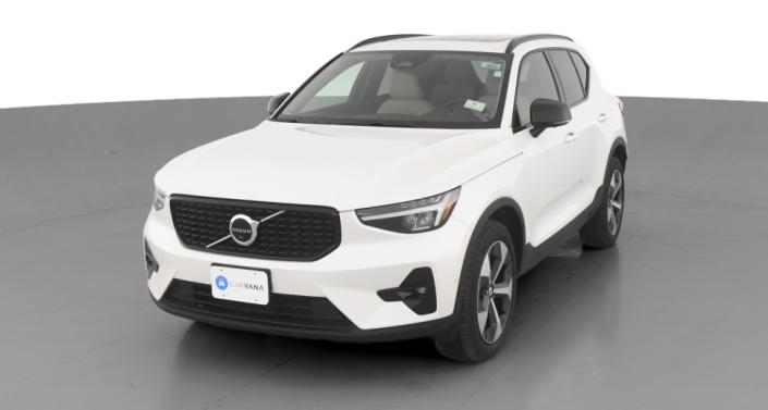 2023 Volvo XC40 B5 Plus -
                Richton Park, IL