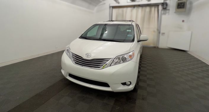 2016 Toyota Sienna XLE -
                Framingham, MA