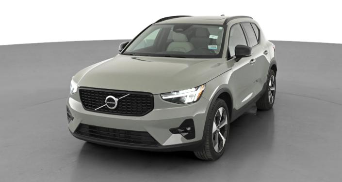 2023 Volvo XC40 B5 Plus -
                Beverly, NJ