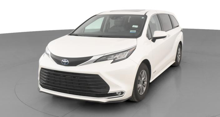 2021 Toyota Sienna XLE -
                Indianapolis, IN