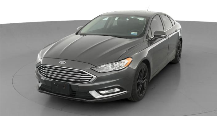 2017 Ford Fusion SE Hero Image